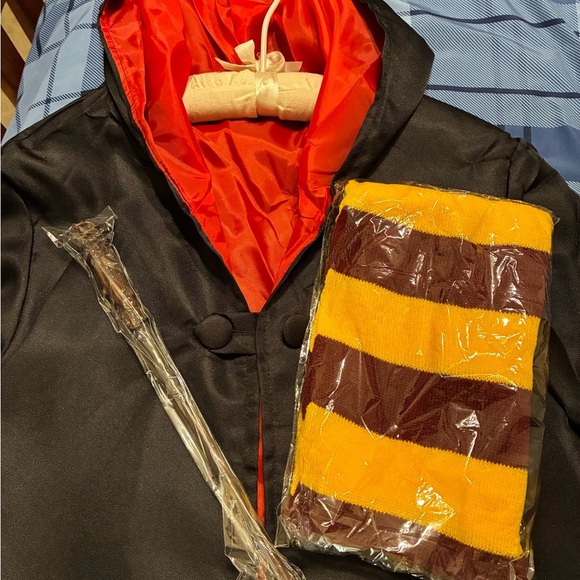 🆕 Black Wizard Robe with Hood and Red Lining. Includes scarf and wand XXL - Picture 7 of 7